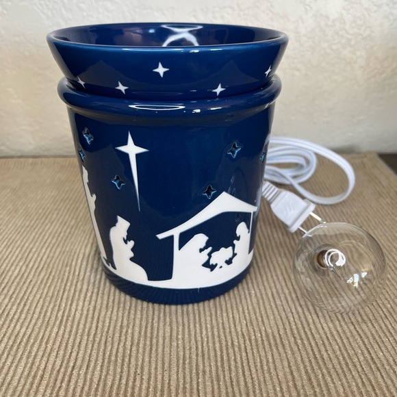 Scentsy warmer - Picture 2 of 8